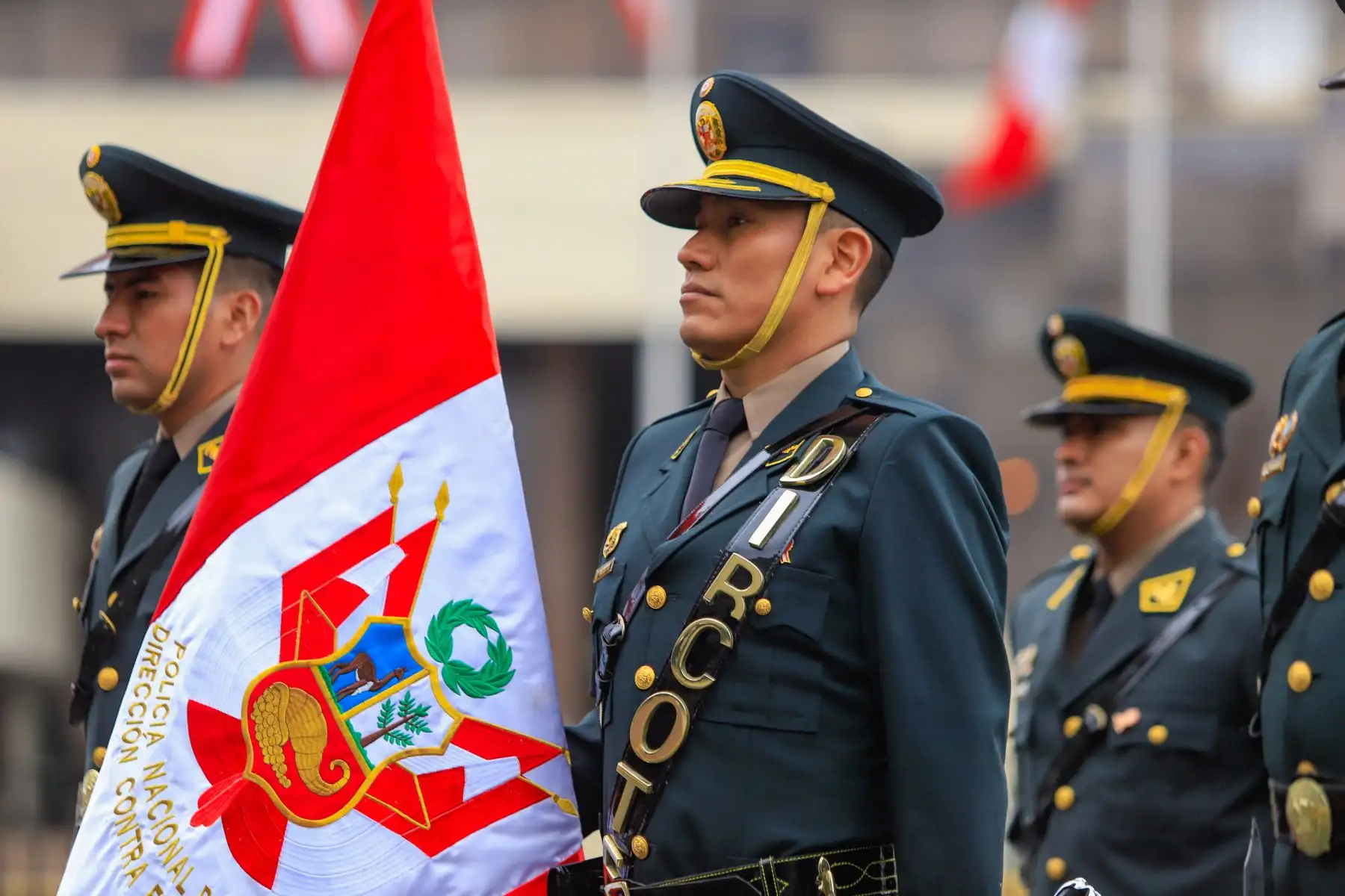 La presidenta de la república, Dina Boluarte, asiste a la ceremonia por el 42.° Aniversario de la Dirección Contra el terrorismo de la PNP – DIRCOTE. Foto: ANDINA/ Prensa Presidencia
