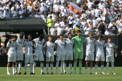 Jugadores del Borussia Dortmund y Real Madrid guardan un minuto de silencio en homenaje a Diogo Jota y a su hermano André Silva