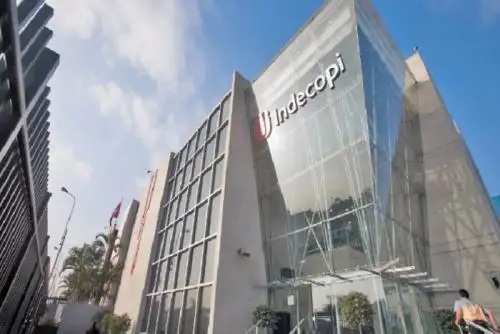 Indecopi confirmó la sanción económica impuesta en primera instancia, y ordenó, como medida correctiva, que la asociación restituya el monto abonado por la consumidora,