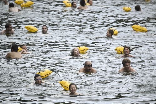 París: El río Sena reabrió sus puertas a los nadadores