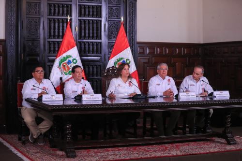 Presidenta Dina Boluarte lidera presentación sobre la formalización minera Reinfo junto a ministros de Estado