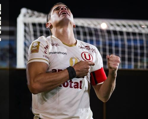 Aldo Corzo celebra el gol del triunfo ante Deportivo Garcilaso