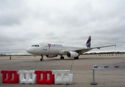 El aeropuerto de Piura inauguró la remodelada pista de aterrizaje que forma parte del proyecto integral de rehabilitación del terminal aéreo. ANDINA/Difusión