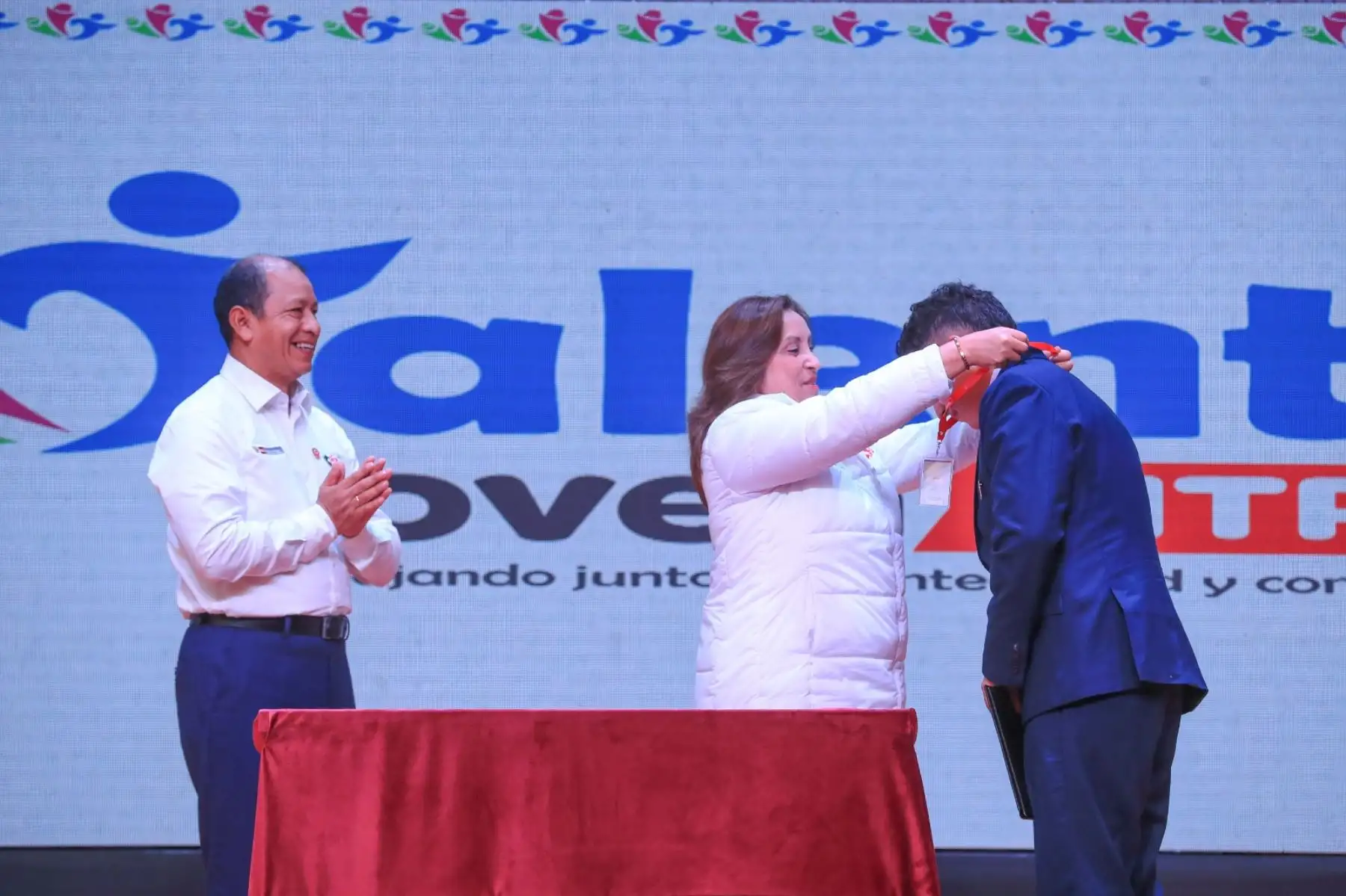 Presidenta de la república, Dina Boluarte, participa en la ceremonia de bienvenida a 100 jóvenes talentos que se incorporan al Ministerio de Trabajo y Promoción del Empleo. Foto: ANDINA/Prensa Presidencia