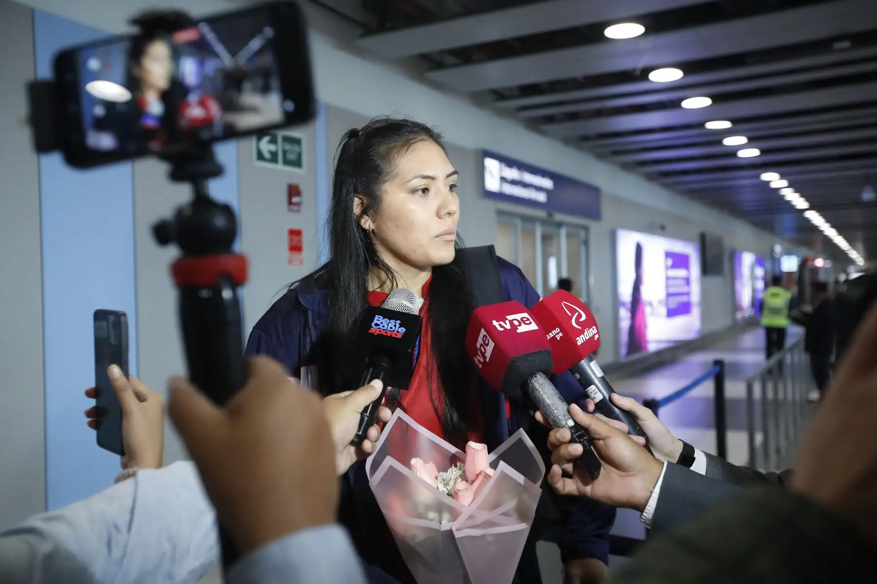 Selección Peruana llega al Nuevo Aeropuerto Internacional Jorge Chávez tras su histórica participación en la Copa América de Vóley.
Foto: ANDINA/Eddy Ramos