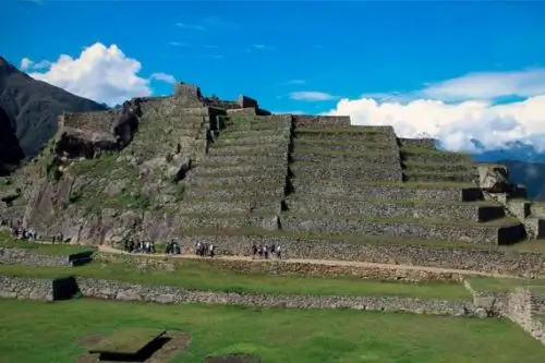 Los trabajos tienen como objetivo prevenir y atender señales de pérdida de estabilidad estructural en los andenes del Intiwatana. Foto: DDC Cusco