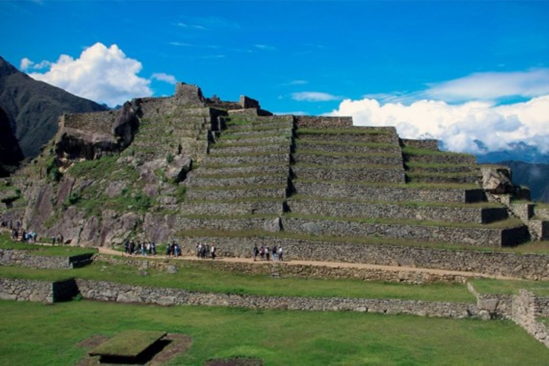 Los trabajos tienen como objetivo prevenir y atender señales de pérdida de estabilidad estructural en los andenes del Intiwatana. Foto: DDC Cusco