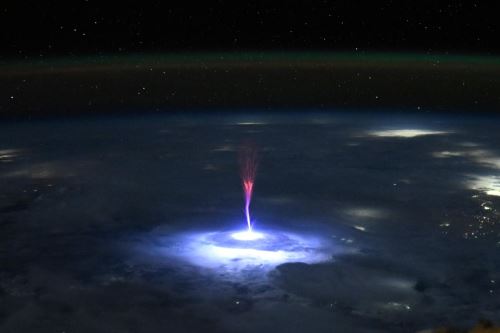La astronauta Nichole Ayers compartió en la red social X (antes Twitter) una foto de un jet gigantesco, captada desde la Estación Espacial Internacional. Foto; NASA