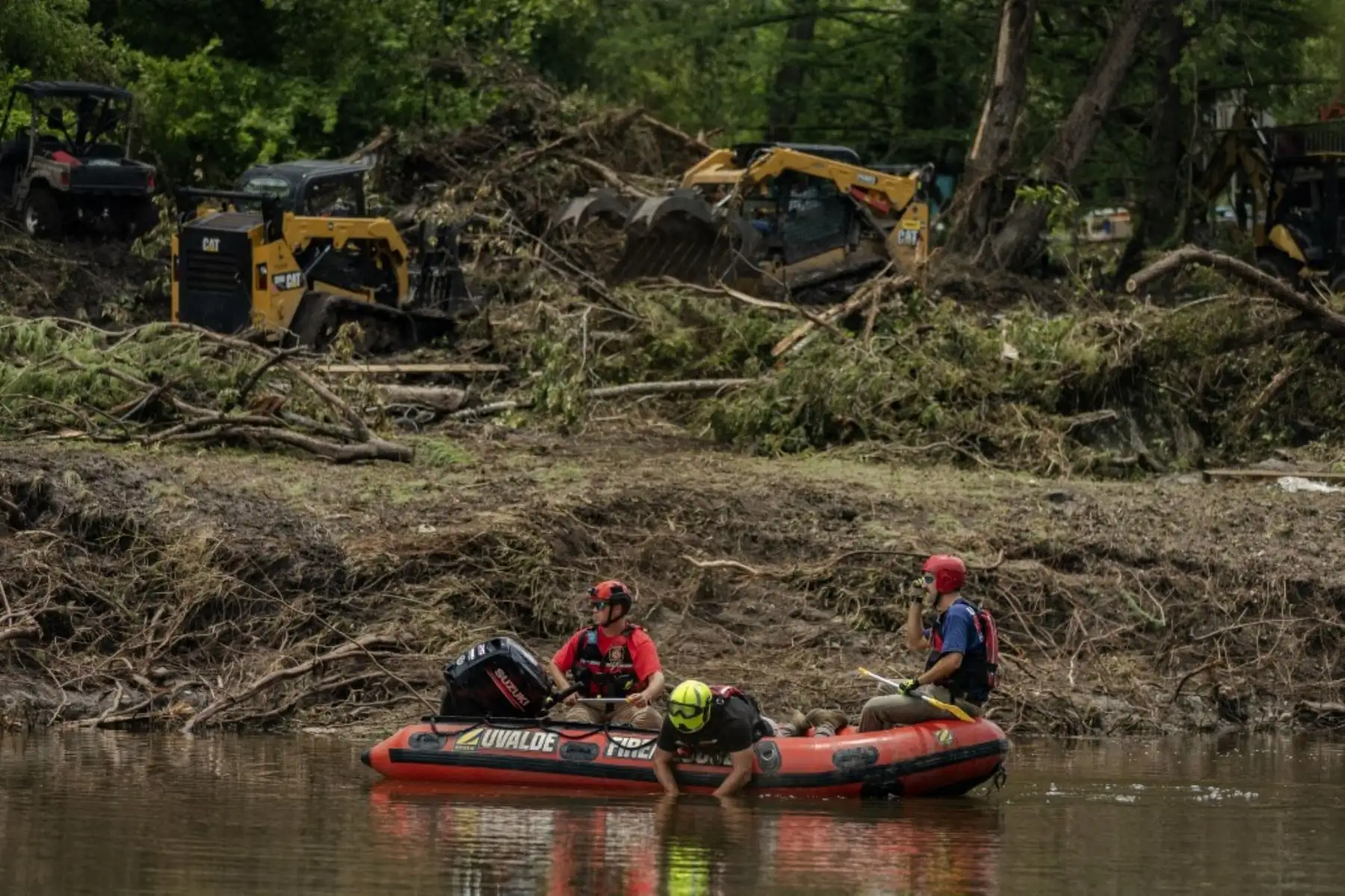 Científicos y ambientalistas advierten que el cambio climático está intensificando fenómenos extremos como las inundaciones en Texas, y piden medidas urgentes para reducir riesgos futuros y proteger a las comunidades vulnerables. Foto: AFP