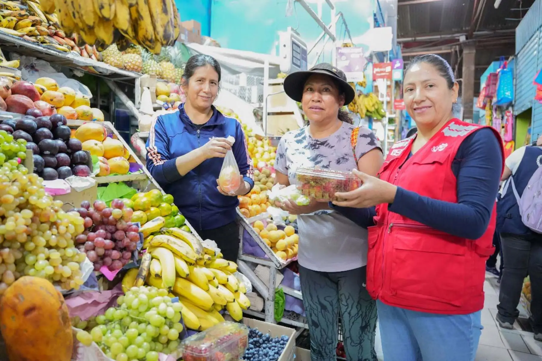 Los comités escolares fueron capacitados en rendición de cuentas, nutrición y manipulación segura de alimentos, lo que ha fortalecido su rol en la gestión del nuevo modelo de alimentación. Foto: ANDINA/MIDIS