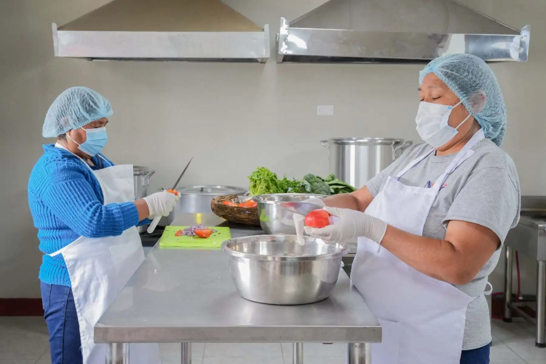 Los comités reciben formación en gestión, nutrición y buenas prácticas de manipulación de alimentos. Foto: ANDINA/MIDIS