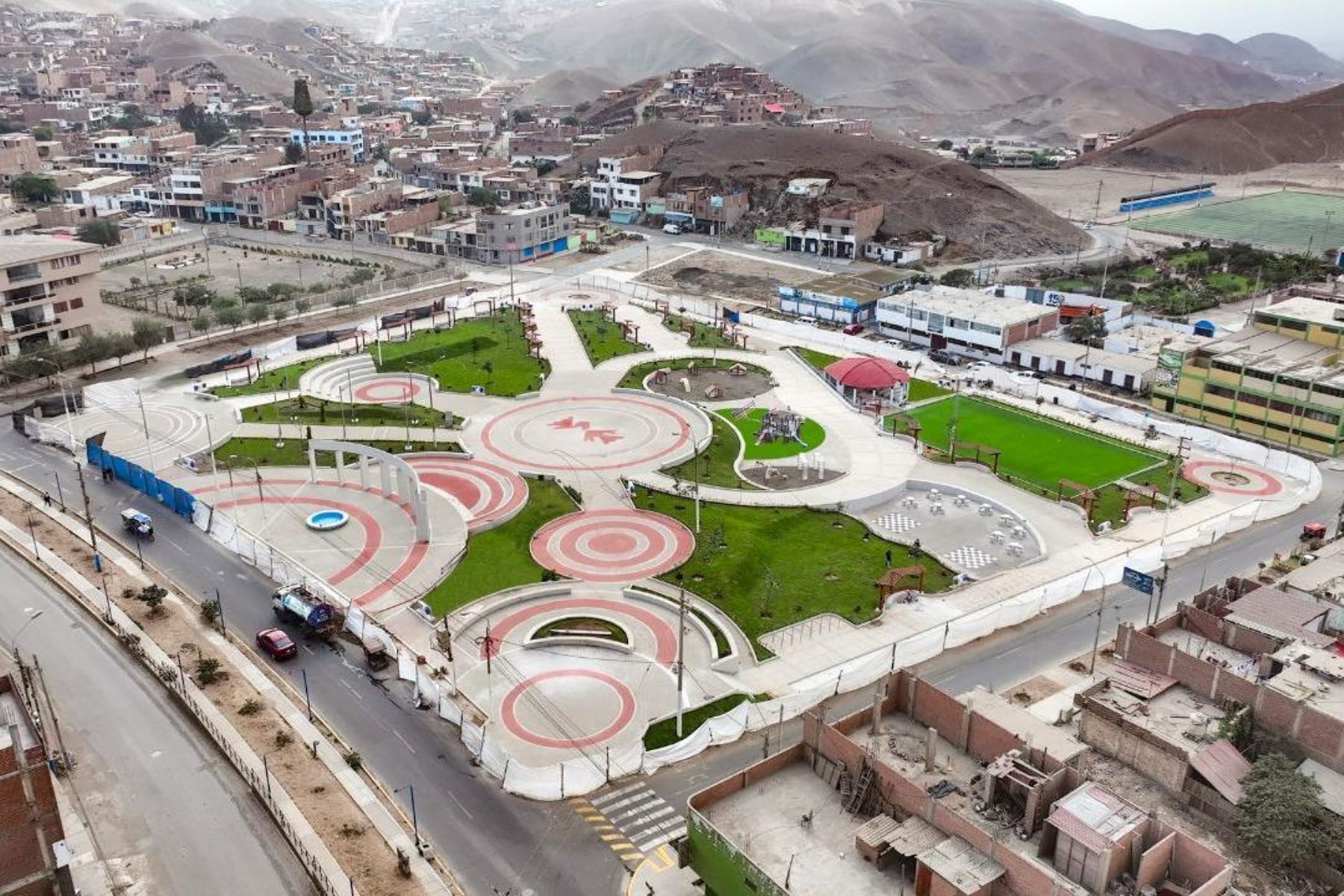 Ancón: inauguran plaza central “Los Rosales” en beneficio de 50,000 vecinos de Lima norte. Foto: ANDINA/Difusión.