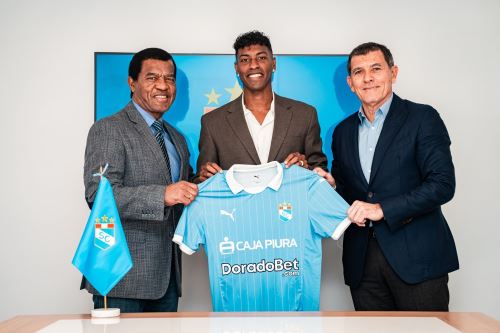 El defensa central Miguel Araujo, de 30 años, firmó por el Sporting Cristal hasta diciembre de 2026. Foto: SC