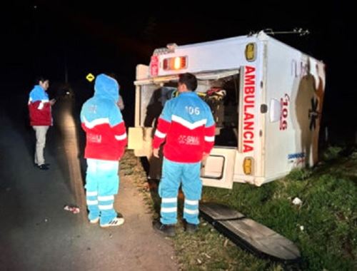 Siete personas resultaron heridas tras el despiste de una ambulancia que se dirigía al distrito de Quiruvilca, en la provincia de Santiago de Chuco, región La Libertad. ANDINA/Difusión