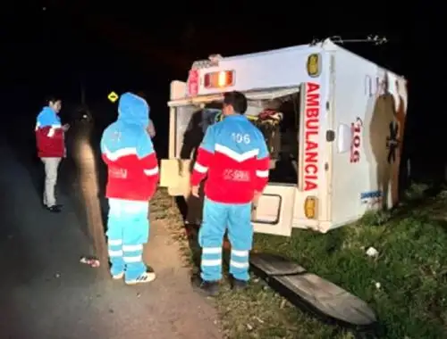 Siete personas resultaron heridas tras el despiste de una ambulancia que se dirigía al distrito de Quiruvilca, en la provincia de Santiago de Chuco, región La Libertad. ANDINA/Difusión
