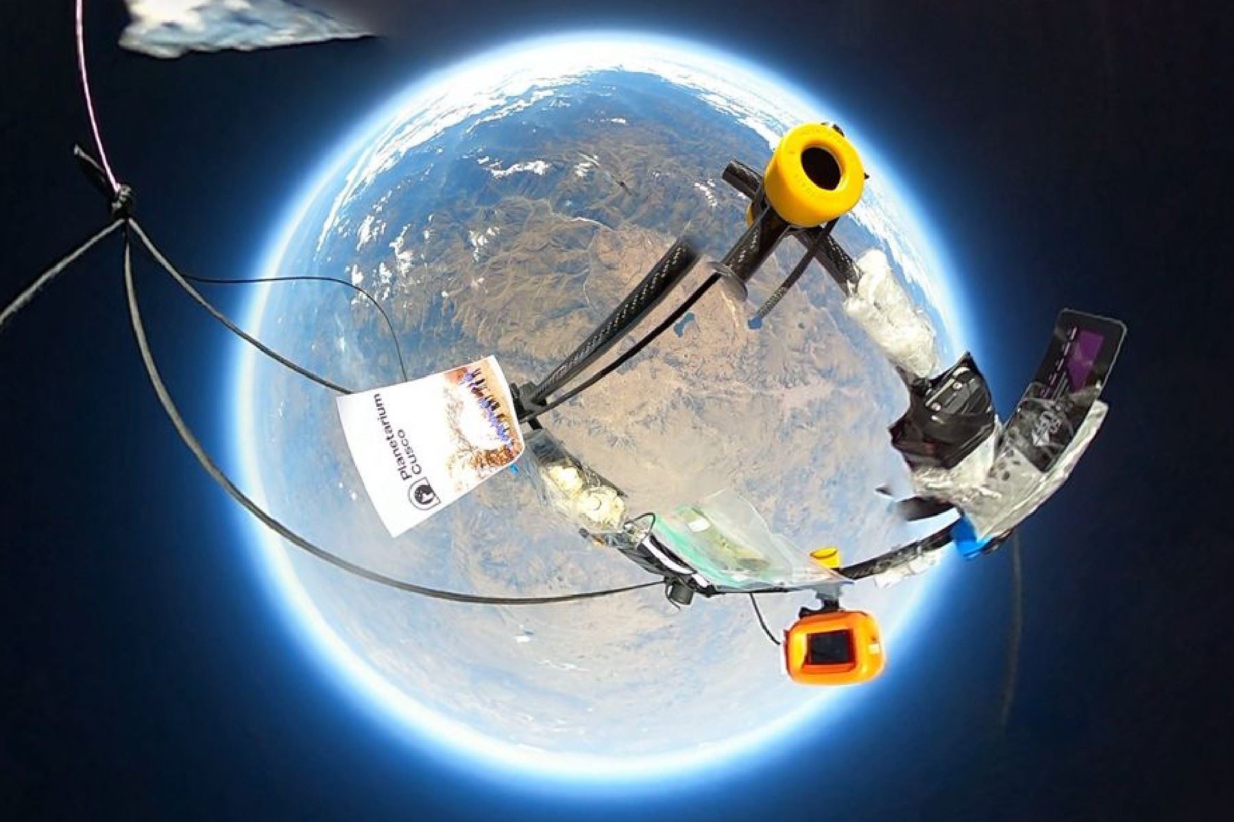 El globo estratosférico alcanzó los 26km de altitud y las muestras soportaron -52 grados Celsius. 