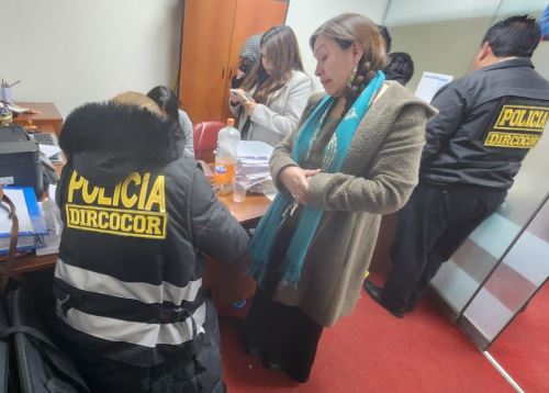 Seis trabajadores del Gobierno Regional de Cusco se encuentran detenidos tras ser sorprendidos bebiendo bebidas alcohólicas en una oficina de esa entidad del Estado. ANDINA/Difusión