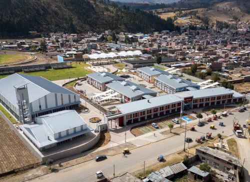 Más de 114,000 estudiantes de 15 regiones del país se beneficiarán con la construcción de 153 nuevos colegios que ejecutará el Ministerio de Educación con una inversión que supera los S/ 11,400 millones. ANDINA/Difusión