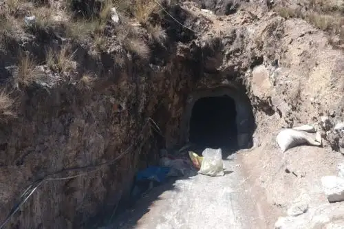 Este es el socavón donde se encontró el material explosivo que iba a ser trasladado a Pataz. Foto: Cortesía Luis Puell