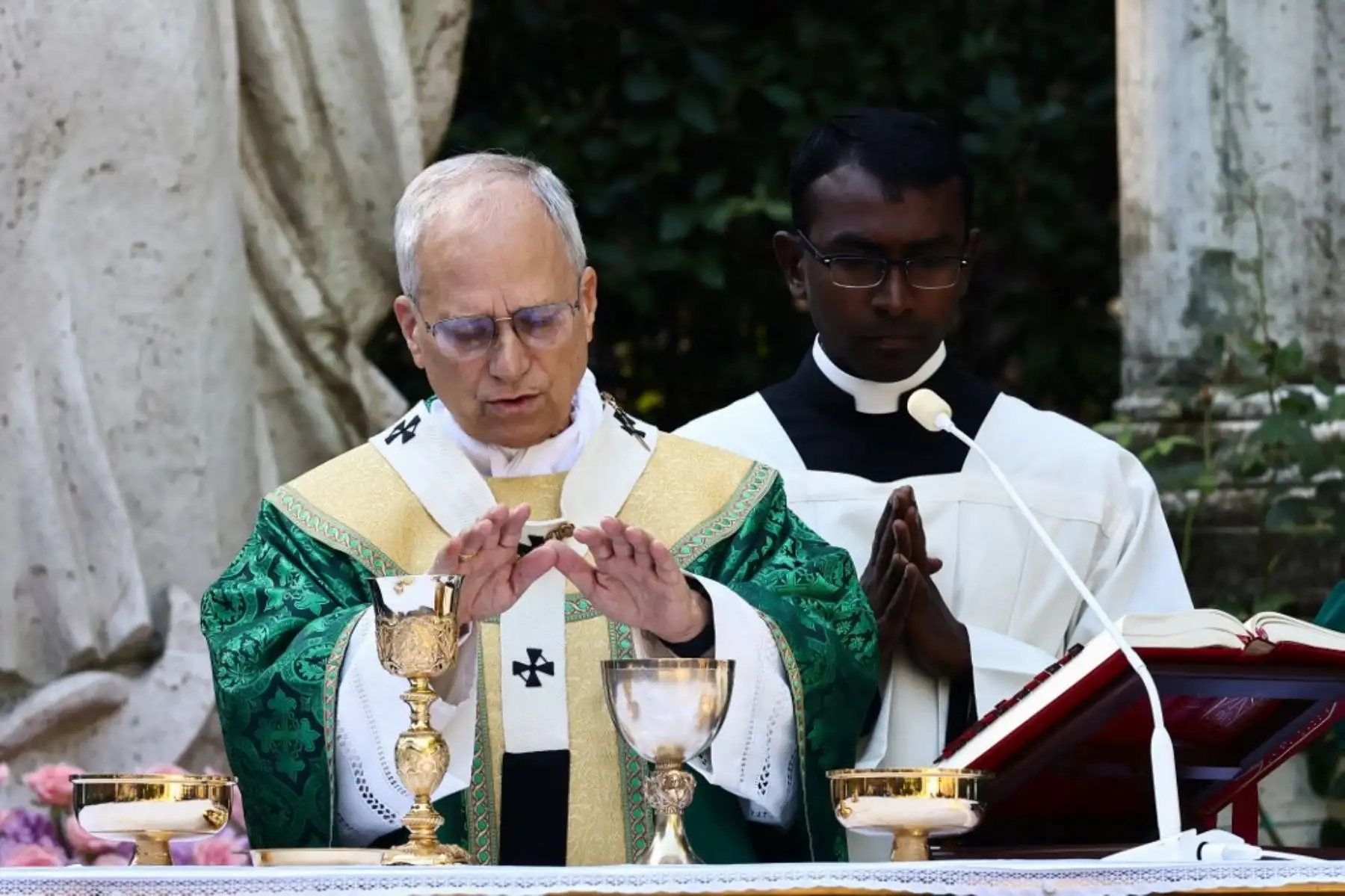 Papa León XIV oficia la Misa por el Cuidado de la Creación en Castel Gandolfo, a 40 km al sureste de Roma. Foto: AFP
