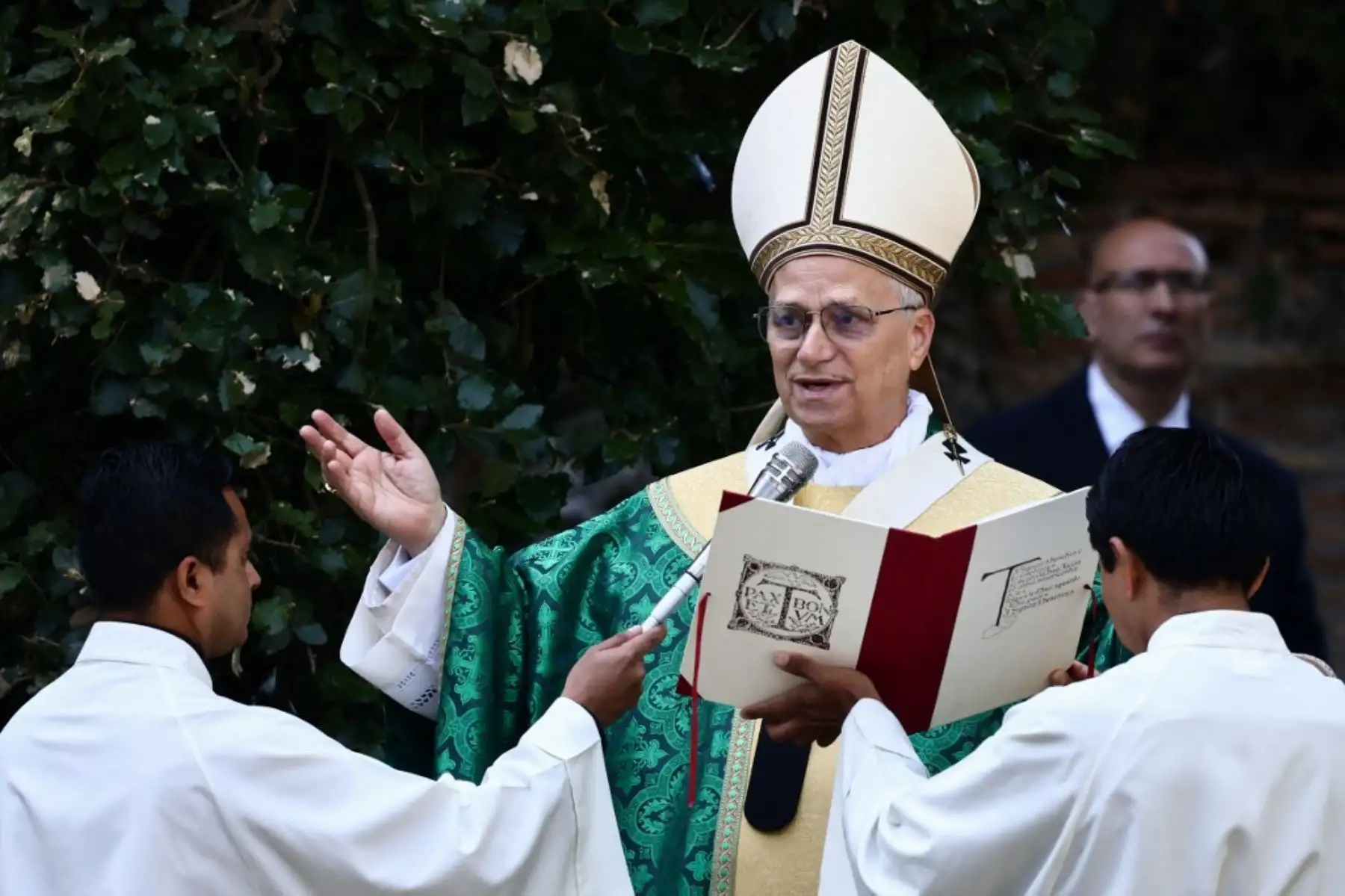 Papa León XIV oficia la Misa por el Cuidado de la Creación en Castel Gandolfo, a 40 km al sureste de Roma. Foto: AFP