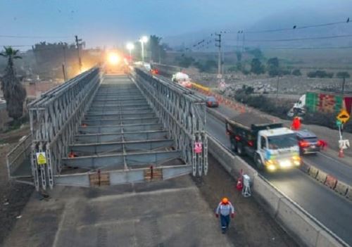 El titular del MTC, César Sandoval, destacó los avances en la instalación del segundo puente modular de Chancay y confirmó que empezará a operar este viernes 11 de julio. ANDINA/Difusión