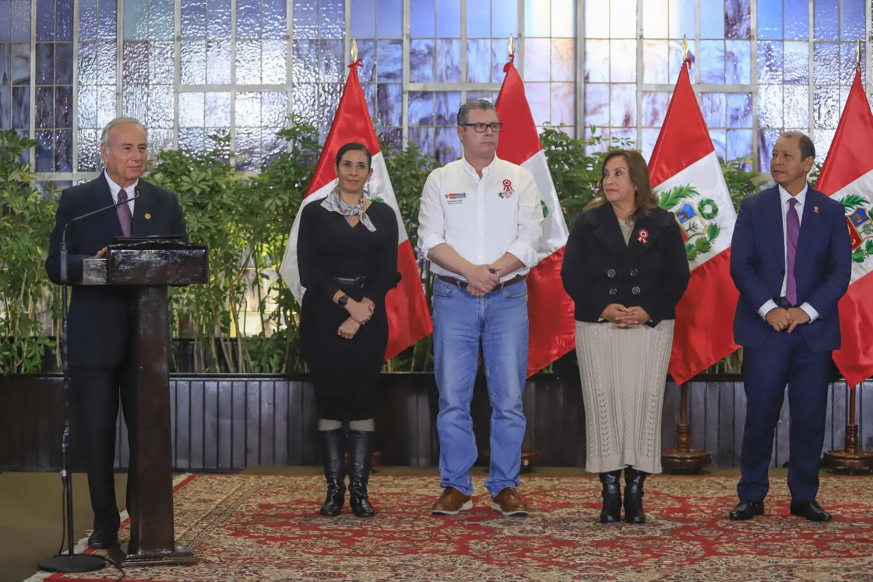 La presidenta Dina Boluarte lidera el lanzamiento de la Beca TEC, iniciativa que impulsa una formación integral en educación tecnológica y técnico-productiva, y permitirá financiar el sueño de 300 estudiantes en redes y sistemas, ingeniería mecánica, civil y de minas, entre otras especialidades. Foto: ANDINA/Prensa Presidencia