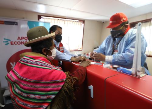 Habitantes de diversas comunidades nativas y centros poblados de Loreto, Ucayali y Puno acceden a diversos servicios financieros gracias a las plataformas PIAS del Midis. ANDINA/Difusión