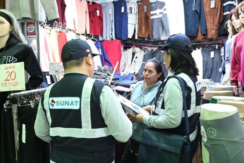 Campaña de formalización de la Sunat visitó más de 1,400 negocios en el Cercado de Lima. Foto: Cortesía.