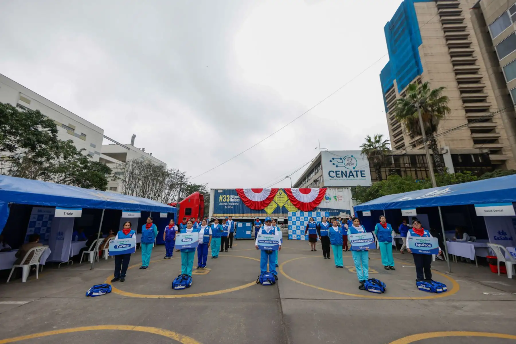 EsSalud desplegó brigadas de médicos especialistas del Hospital Perú a cinco regiones del país para realizar más de 8,500 atenciones médicas entre julio y agosto. Loreto y Puno serán las primeras en recibir los servicios, que incluyen consultas especializadas y cirugías oftalmológicas con tecnología láser. En agosto, las brigadas llegarán a Junín, Tumbes y Lambayeque. La iniciativa busca reducir las brechas en salud y mejorar el acceso a atención oportuna y de calidad. Foto: ANDINA/Luis Iparraguirre
