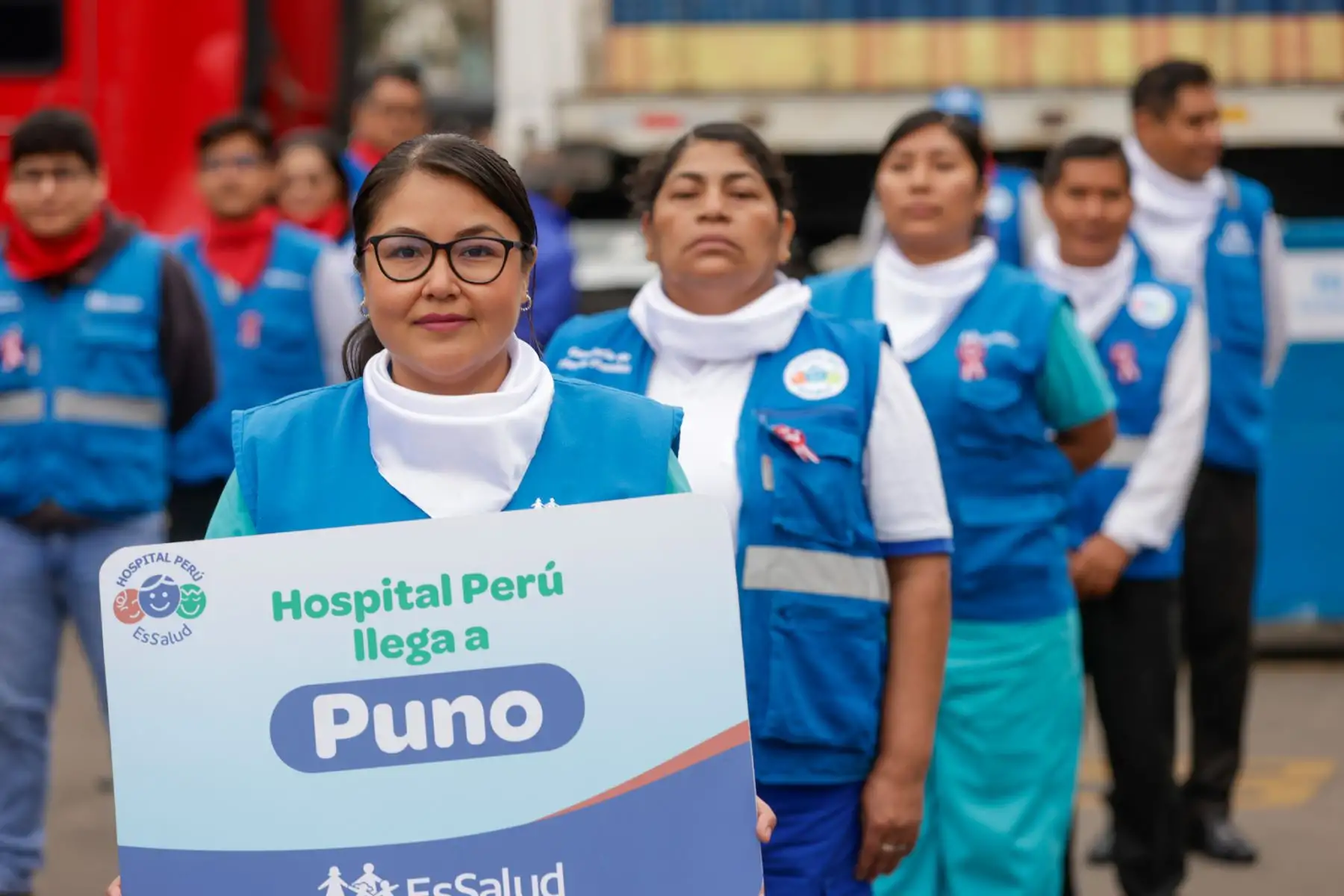 EsSalud desplegó brigadas de médicos especialistas del Hospital Perú a cinco regiones del país para realizar más de 8,500 atenciones médicas entre julio y agosto. Loreto y Puno serán las primeras en recibir los servicios, que incluyen consultas especializadas y cirugías oftalmológicas con tecnología láser. En agosto, las brigadas llegarán a Junín, Tumbes y Lambayeque. La iniciativa busca reducir las brechas en salud y mejorar el acceso a atención oportuna y de calidad. Foto: ANDINA/Luis Iparraguirre