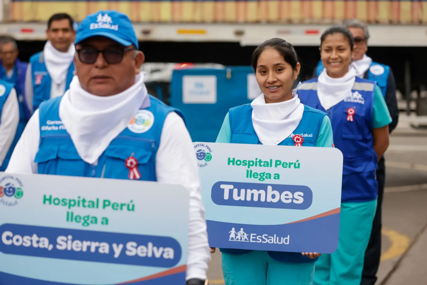 EsSalud desplegó brigadas de médicos especialistas del Hospital Perú a cinco regiones del país para realizar más de 8,500 atenciones médicas entre julio y agosto. Loreto y Puno serán las primeras en recibir los servicios, que incluyen consultas especializadas y cirugías oftalmológicas con tecnología láser. En agosto, las brigadas llegarán a Junín, Tumbes y Lambayeque. La iniciativa busca reducir las brechas en salud y mejorar el acceso a atención oportuna y de calidad. Foto: ANDINA/Luis Iparraguirre