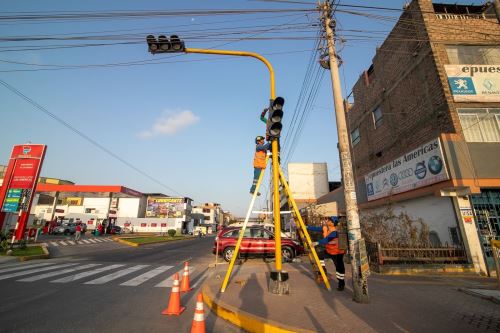 Mantenimiento eléctrico apagará semáforos en distritos clave de Lima. Foto: ANDINA/Difusión