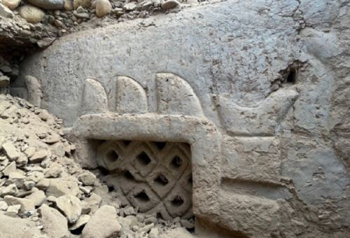 Singular mural tridimensional polícromo es descubierto en huaca Yolanda, La Libertad