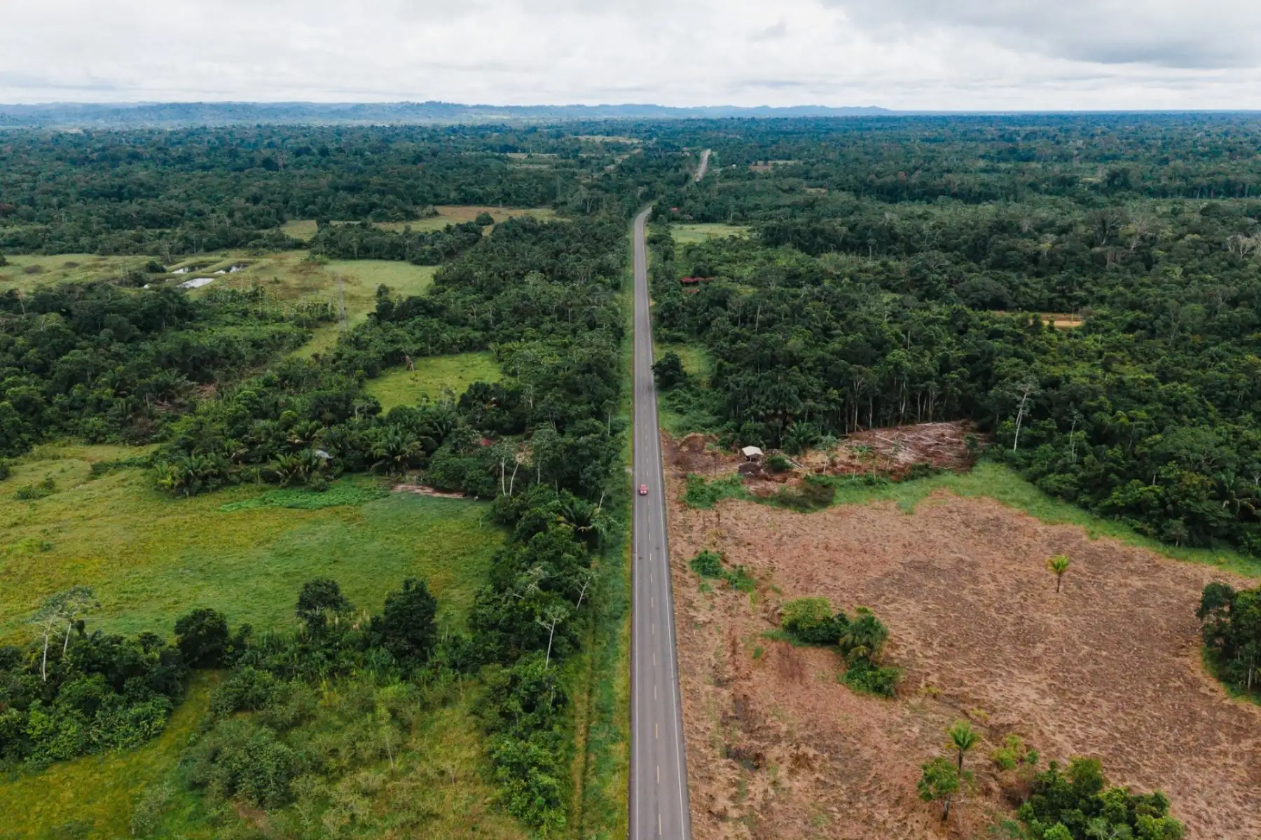Desde sus orígenes, cuando era apenas un puesto de avanzada en medio de una selva indómita, Puerto Maldonado ha sido testigo de los sueños, los retos y las transformaciones de un país que miraba con asombro su riqueza natural.
Foto: Cortesía/ Paolo Peña