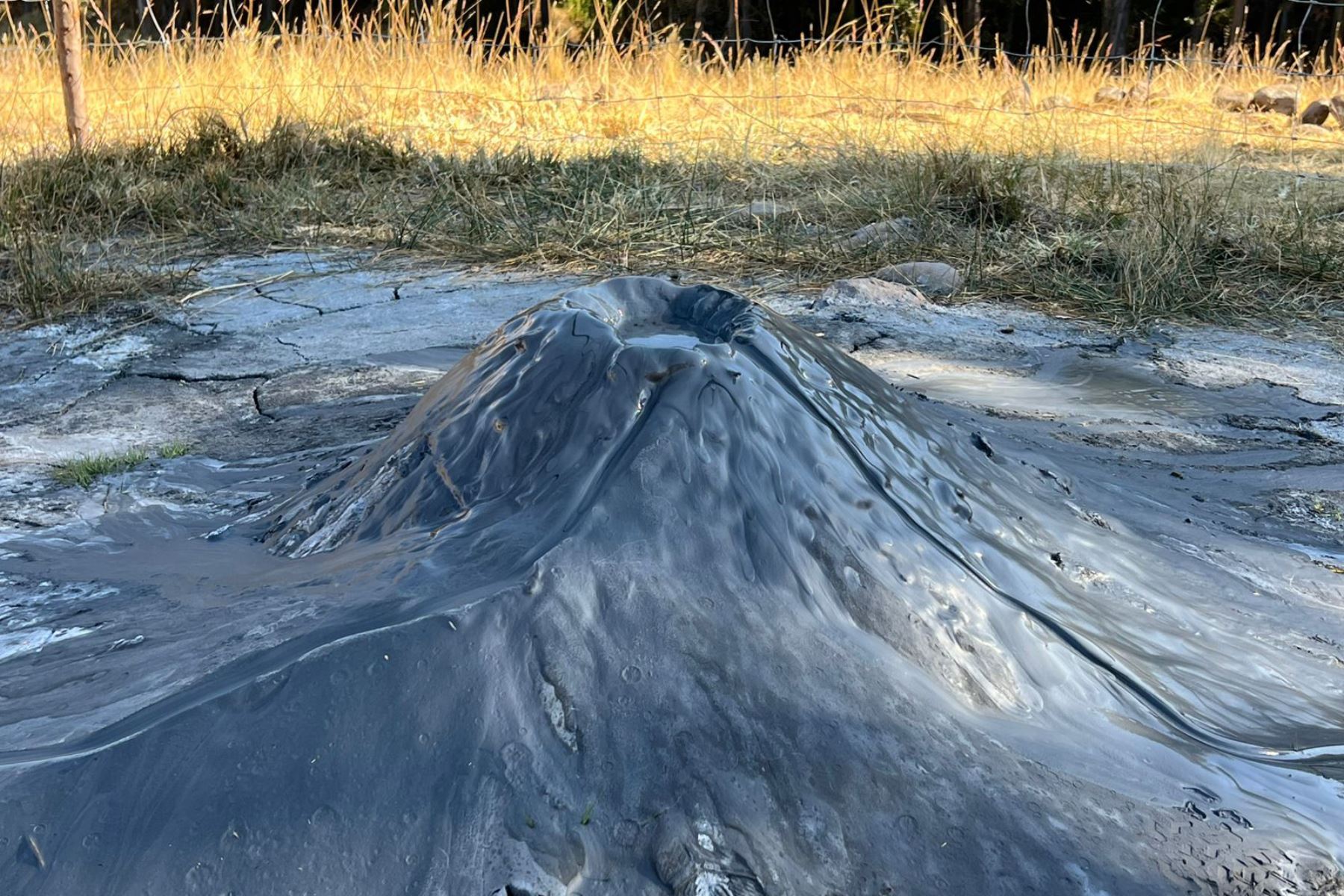 IGP realiza inspección científica en Cusco ante presunta actividad de “pequeño volcán de lodo”