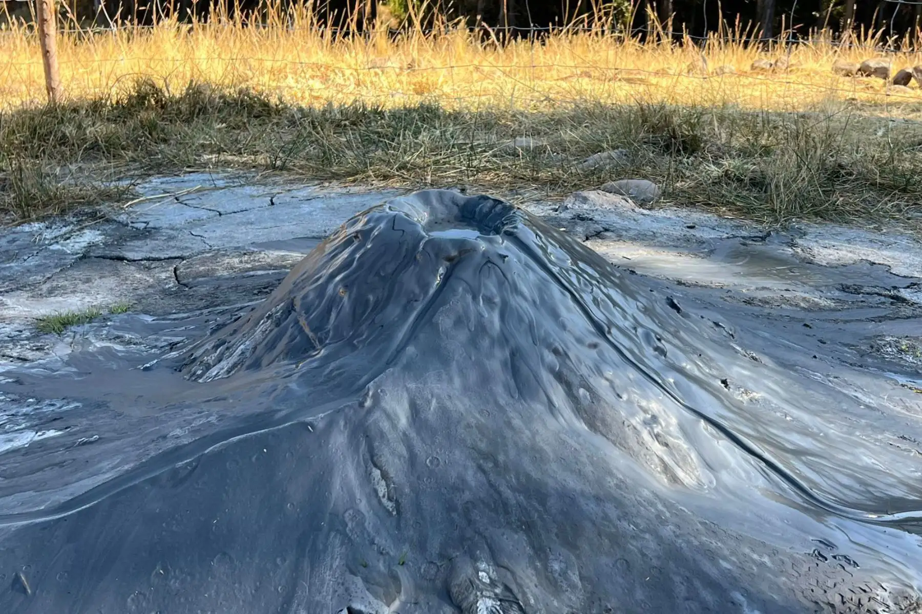 IGP realiza inspección científica en Cusco ante presunta actividad de “pequeño volcán de lodo”