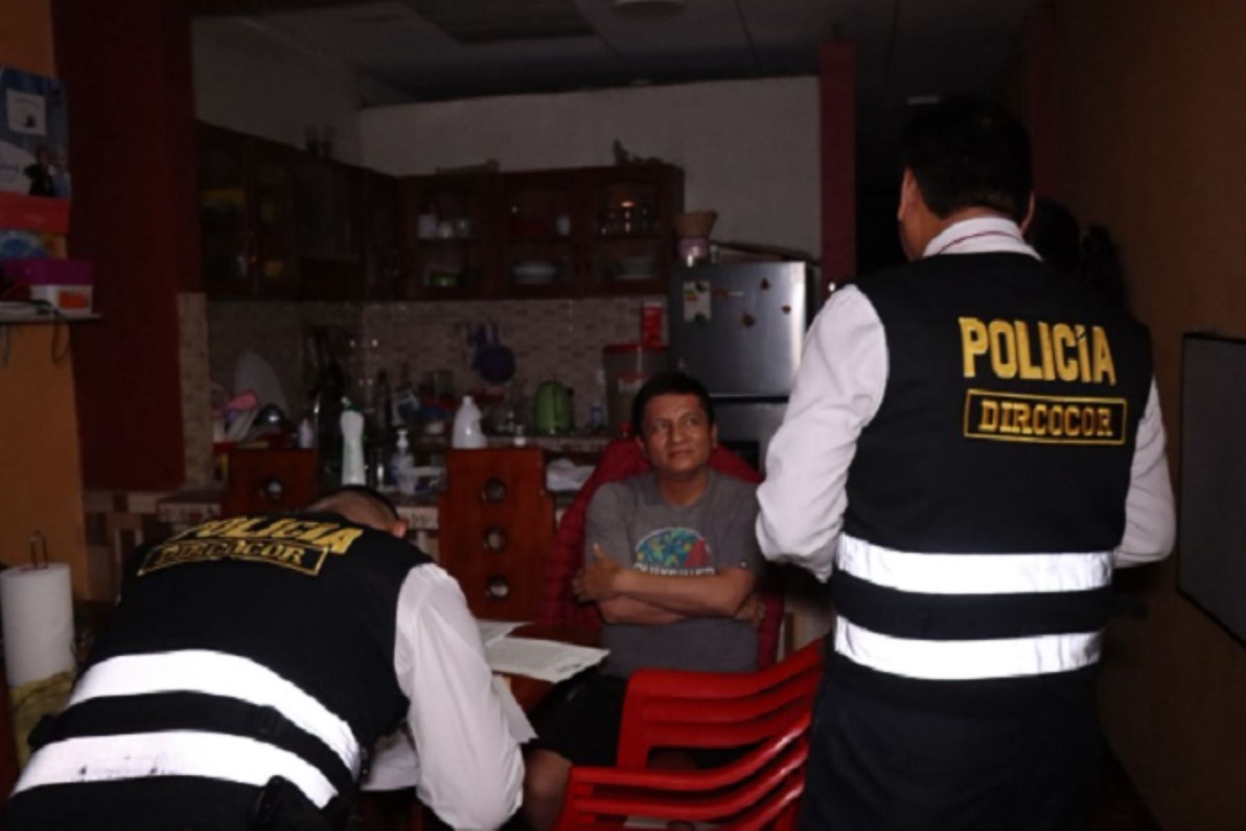 En las últimas 24 horas, fueron desarticuladas 44 redes criminales y capturados 956 delincuentes peruanos y extranjeros. Foto: Mininter