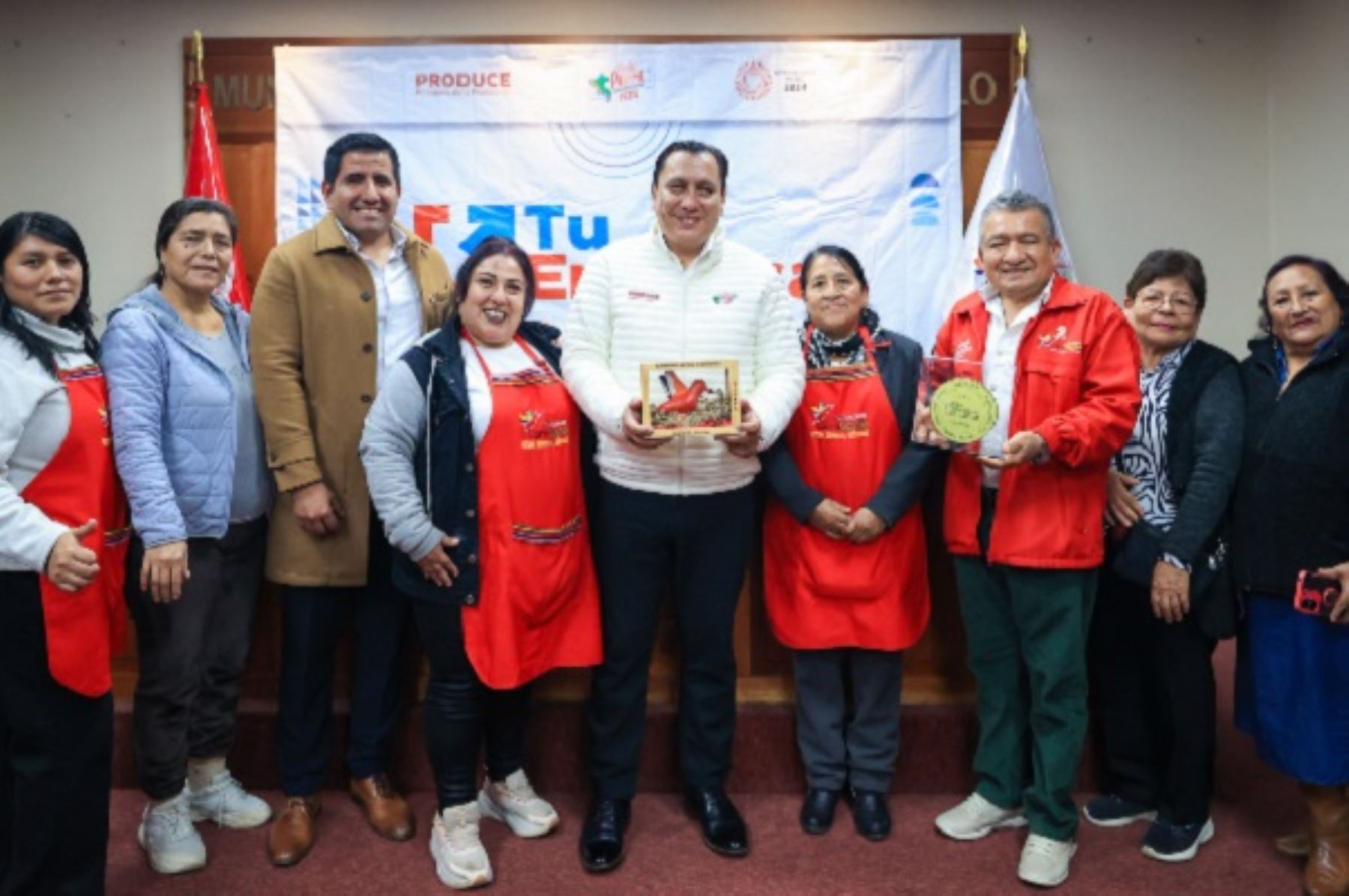 El ministro de la Producción, Sergio González, inauguró un nuevo Centro de Desarrollo Empresarial (CDE) en la Municipalidad de Carabayllo. Foto: Cortesía.