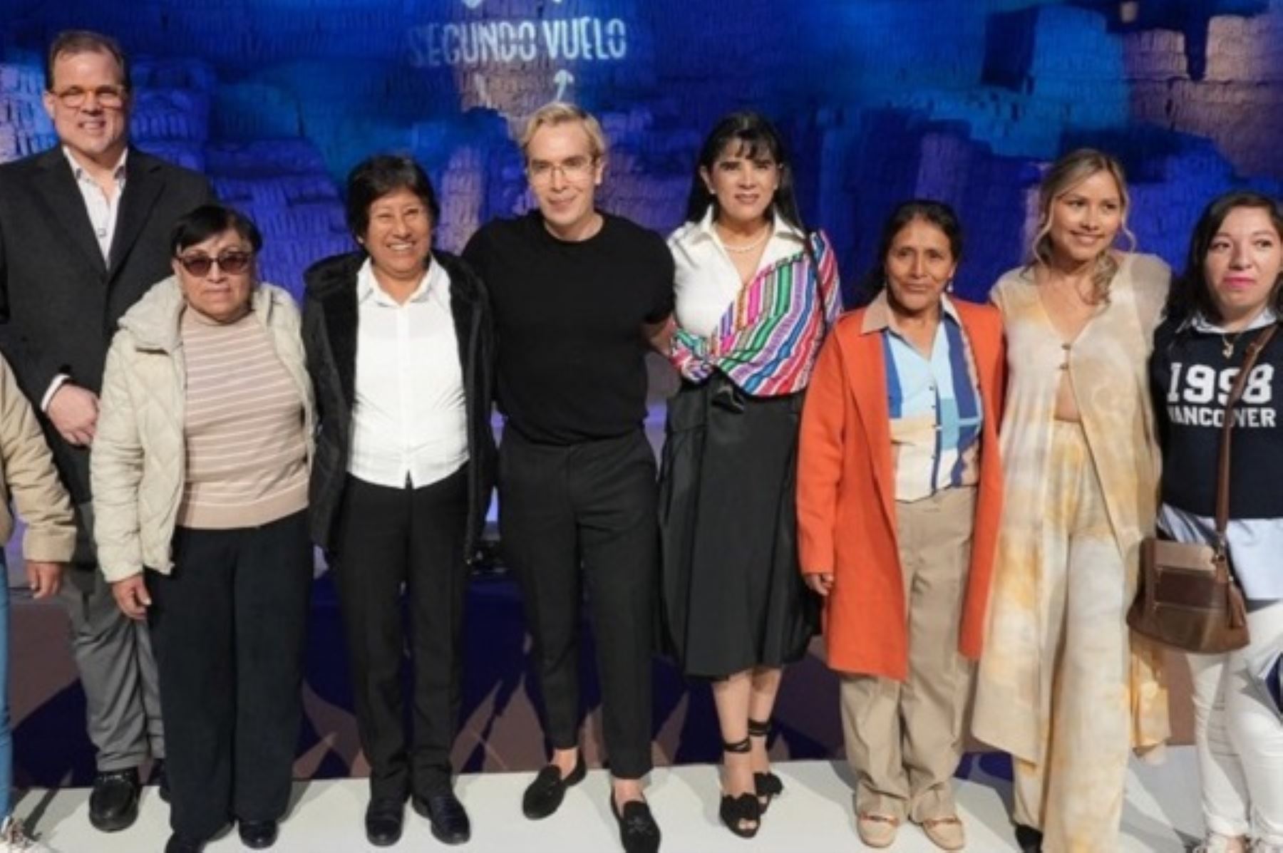 Ministra de Comercio Exterior y Turismo, Desilú León, participó del lanzamiento de productos textiles artesanales "Raíces que vuelan". Foto: Cortesía.