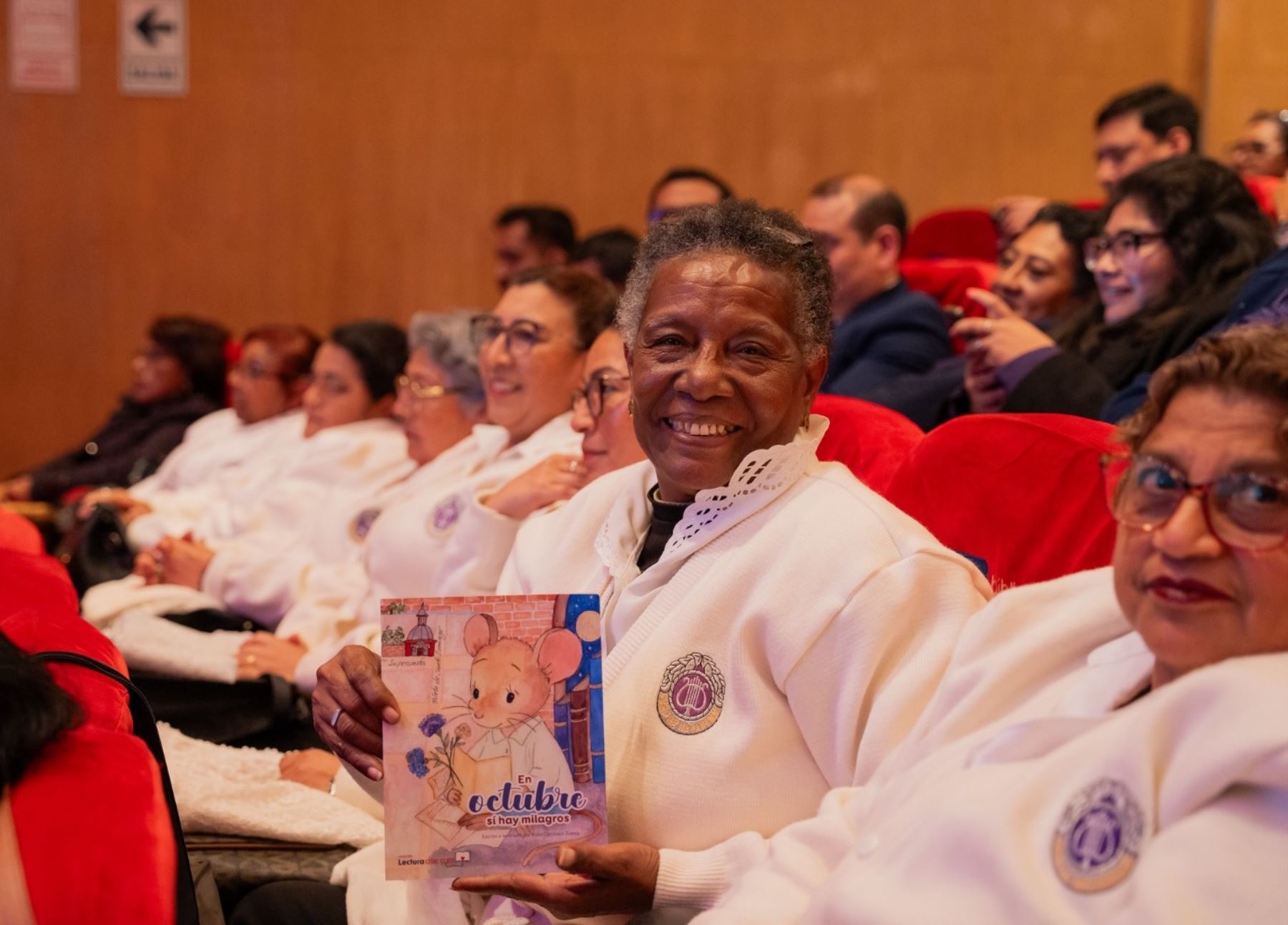 Biblioteca Nacional lanza cuento infantil “En octubre sí hay milagros”.
