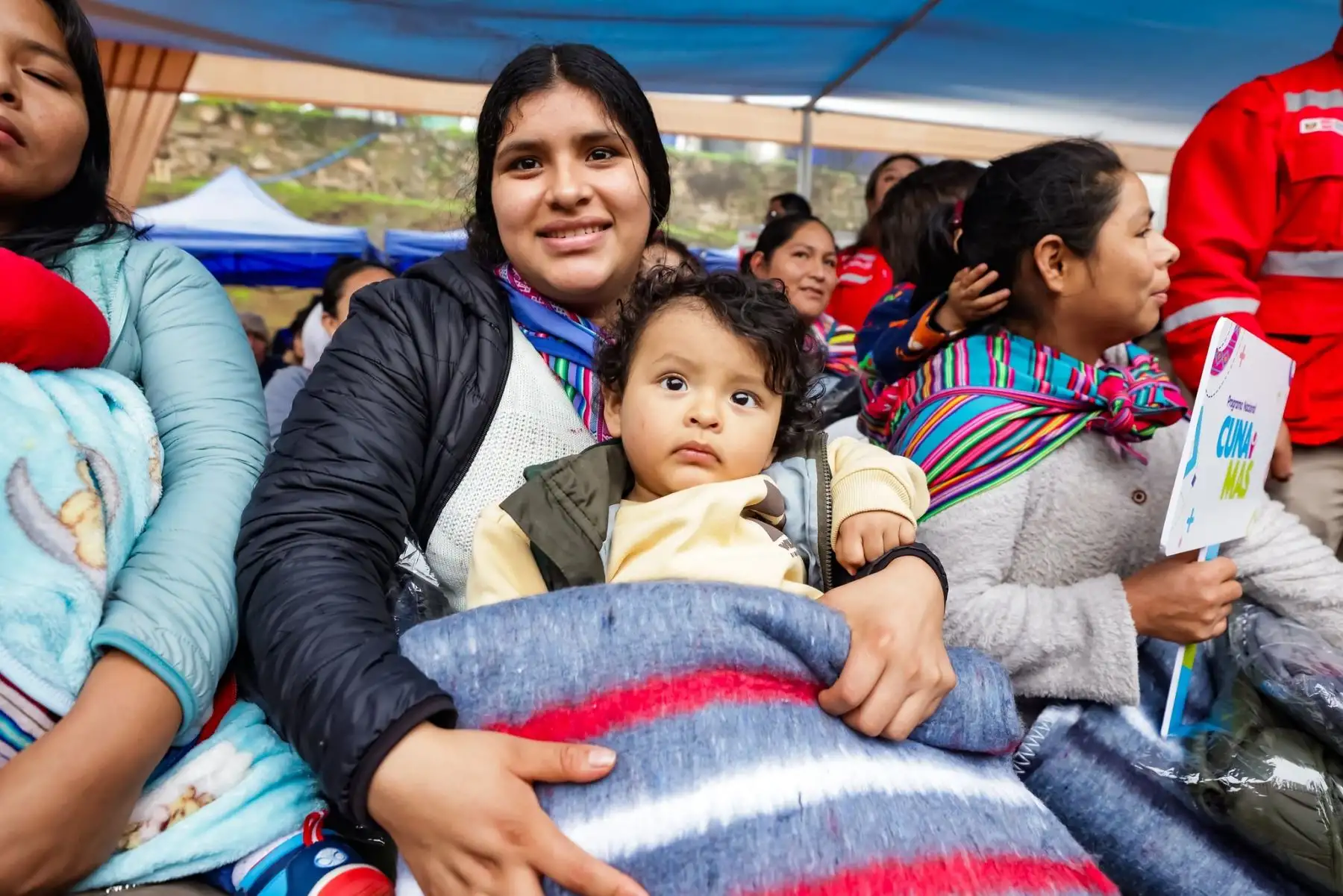Ministra de Desarrollo e Inclusión Social, Leslie Urteaga realizó importantes actividades en San Juan de Miraflores y Villa El Salvador, con Operación abrigo. Foto:MIDIS