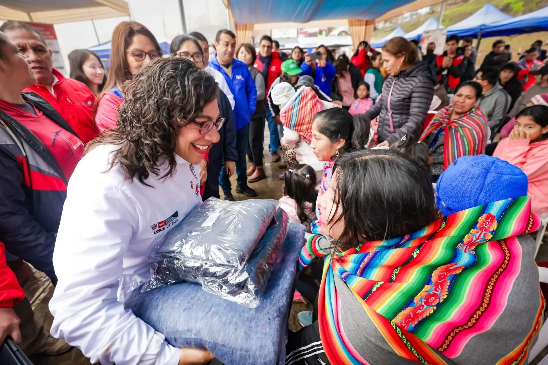 Ministra de Desarrollo e Inclusión Social, Leslie Urteaga realizó importantes actividades en San Juan de Miraflores y Villa El Salvador, con Operación abrigo. Foto:MIDIS