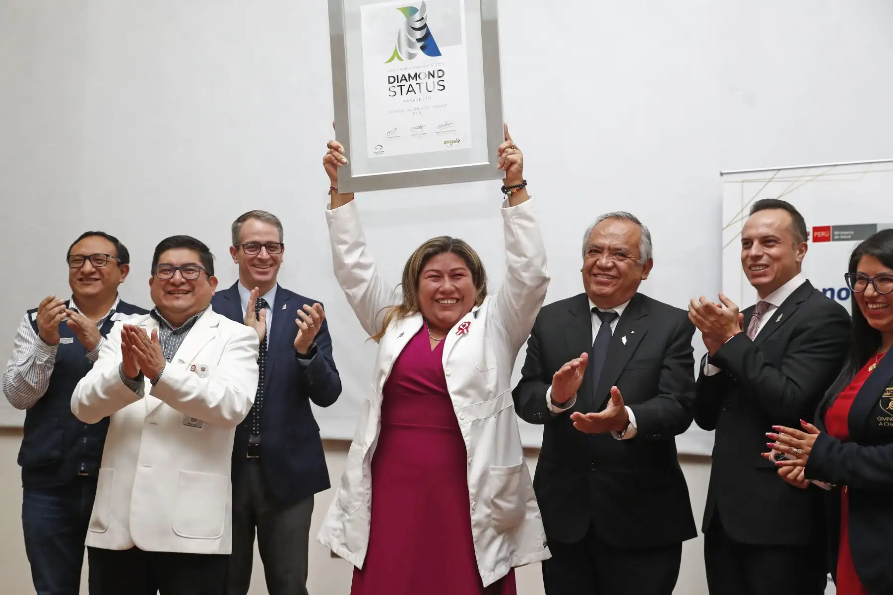 El Hospital de Lima Este - Vitarte, recibió el reconocimiento internacional Angels Awards Diamante por su excepcional manejo de los accidentes Cerebrovasculares. Foto: ANDINA/Daniel Bracamonte