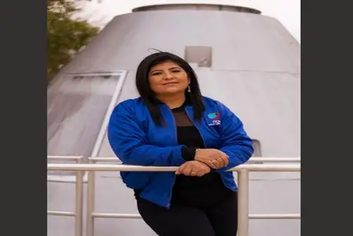 Aracely Quispe es ingeniera astronáutica, científica y docente universitaria. Es reconocida internacionalmente por ser la primera mujer latinoamericana en liderar tres misiones de la NASA, incluyendo el proyecto del Telescopio Espacial James Webb.
