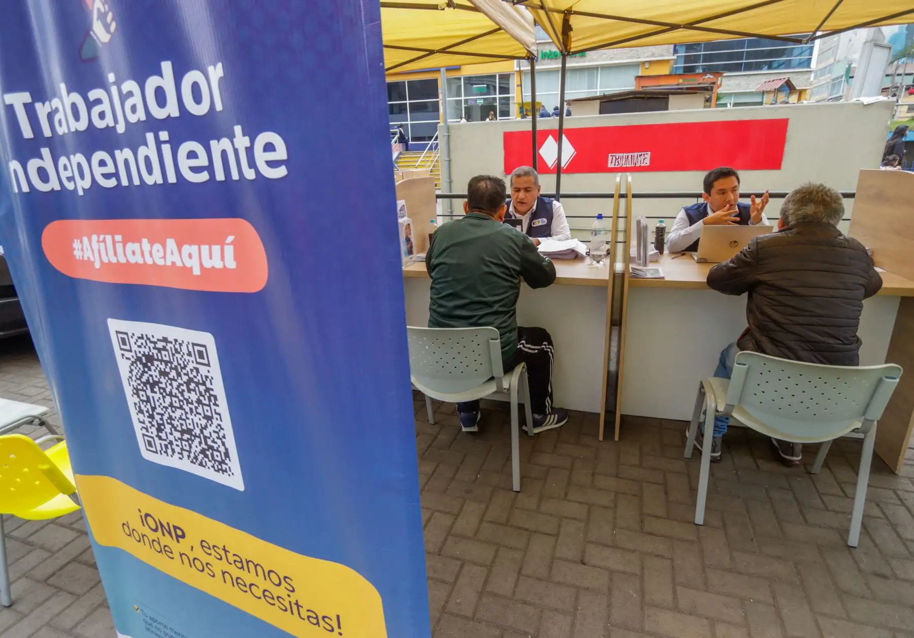 La ONP Móvil llegó a Gamarra! para orientar sobre la afiliación, SCTR, cultura previsional y más a emprendedores y vecinos de la Victoria. Foto:ONP