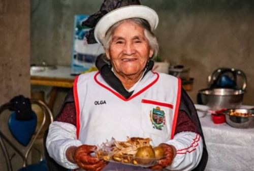 Olga Plácido, usuaria de Pensión 65 y baluarte de la receta del tradicional y emblemático lechón al horno en el distrito de Orcotuna, provincia de Concepción y departamento de Junín.