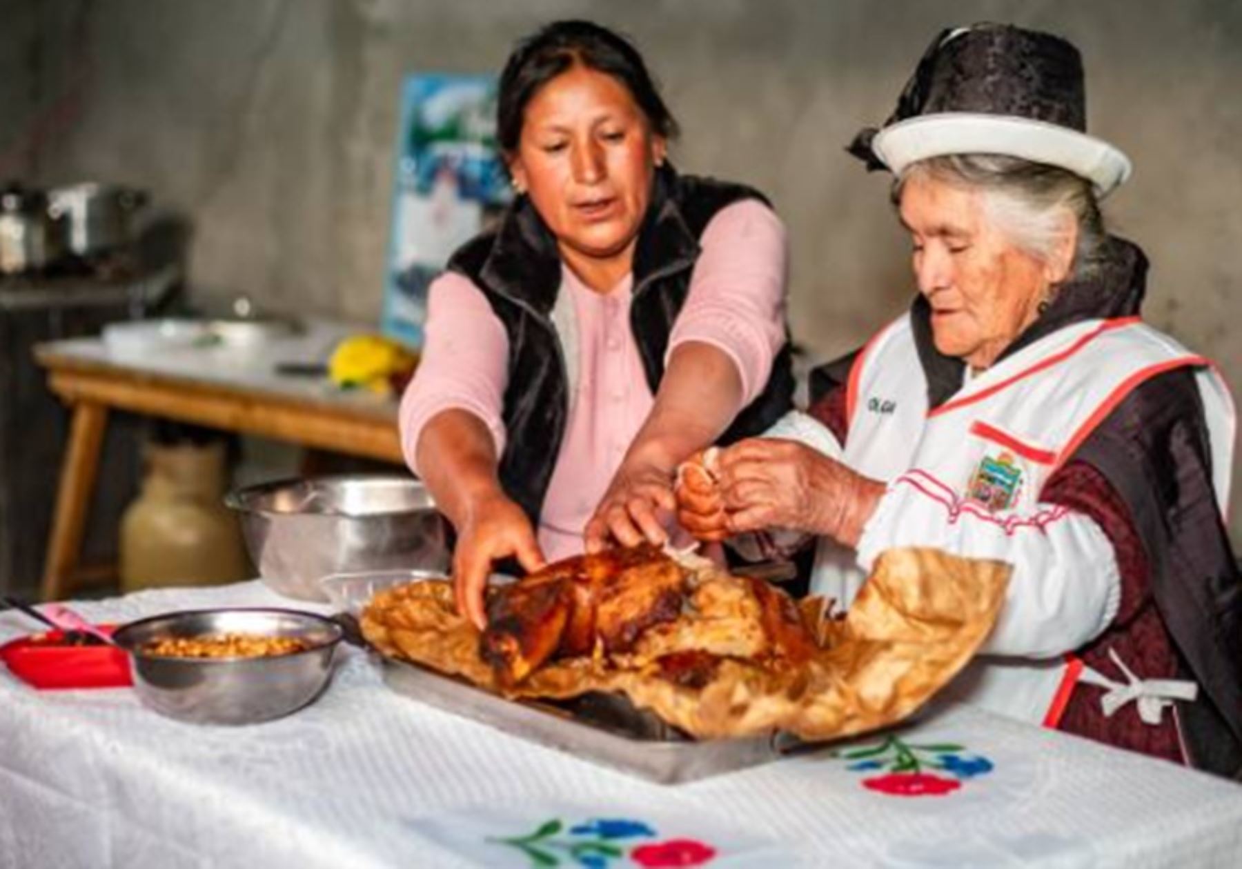 Olga Plácido, usuaria de Pensión 65 y baluarte de la receta del tradicional y emblemático lechón al horno en el distrito de Orcotuna, provincia de Concepción y departamento de Junín.