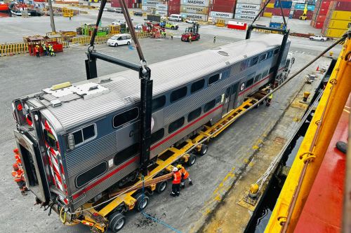 Municipalidad de Lima inicia descarga de trenes Caltrain en el puerto del Callao. Foto: ANDINA/Difusión