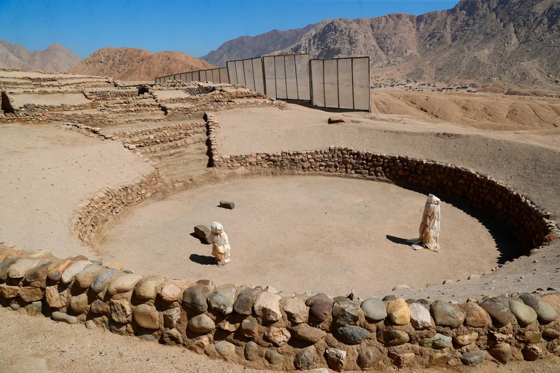 Tras ocho años de investigaciones, la Zona Arqueológica Caral presenta a las autoridades políticas, comunidad científica y al público en general a Peñico, nuevo sitio arqueológico asociado a la civilización Caral, con más de 3,800 años de antigüedad, ubicada en el valle de Supe, en Lima región. Foto: ANDINA/Daniel Bracamonte